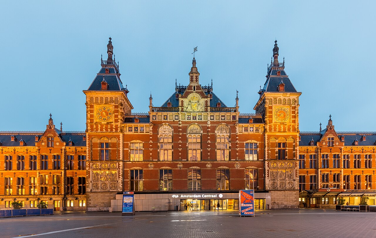 Bahnhof Amsterdam Centraal