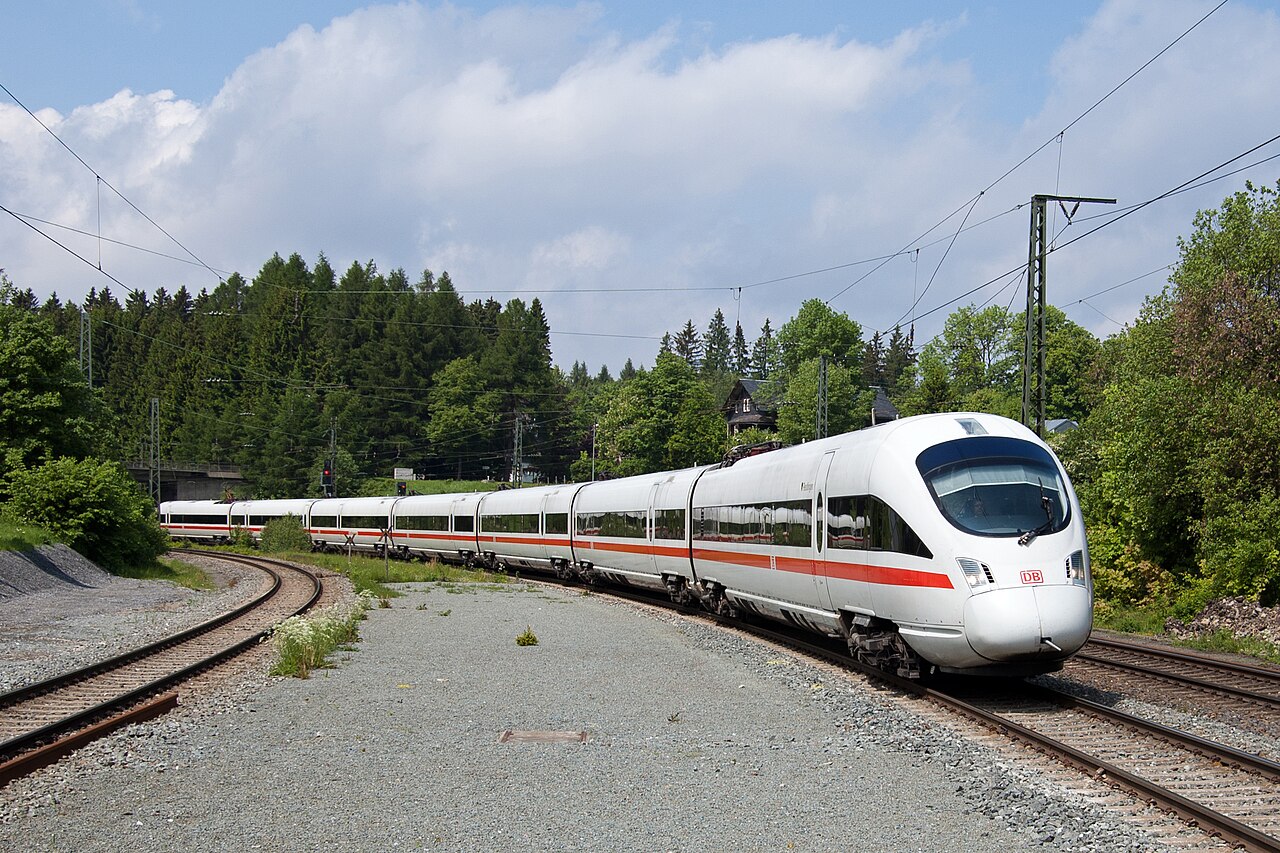 ICE T mit Neigetechnik