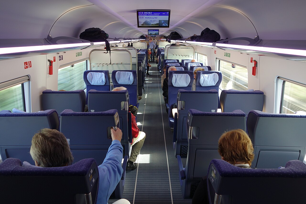 ICE 4 Zweite Klasse Innenraum