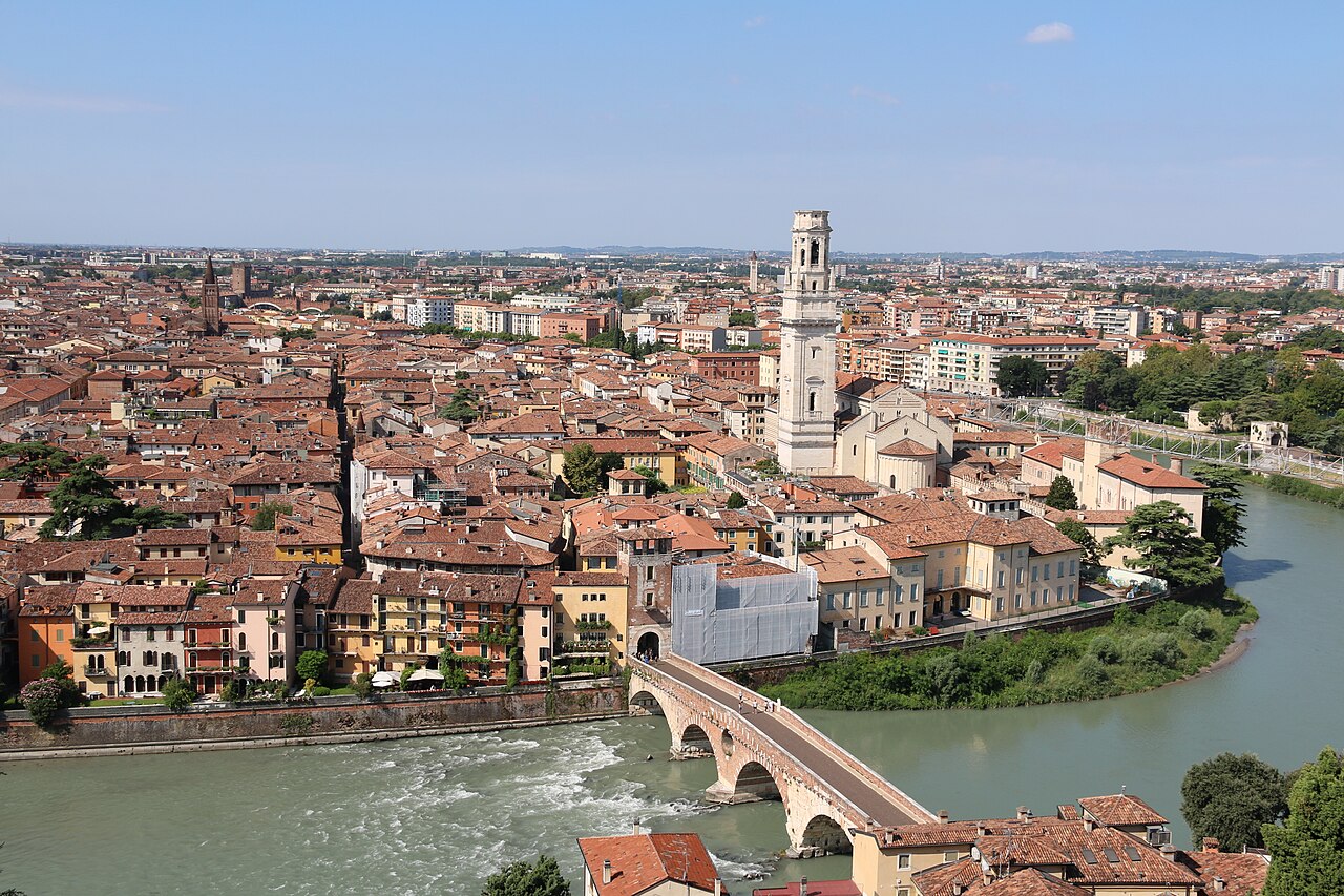 Verona Altstadt im Sommer