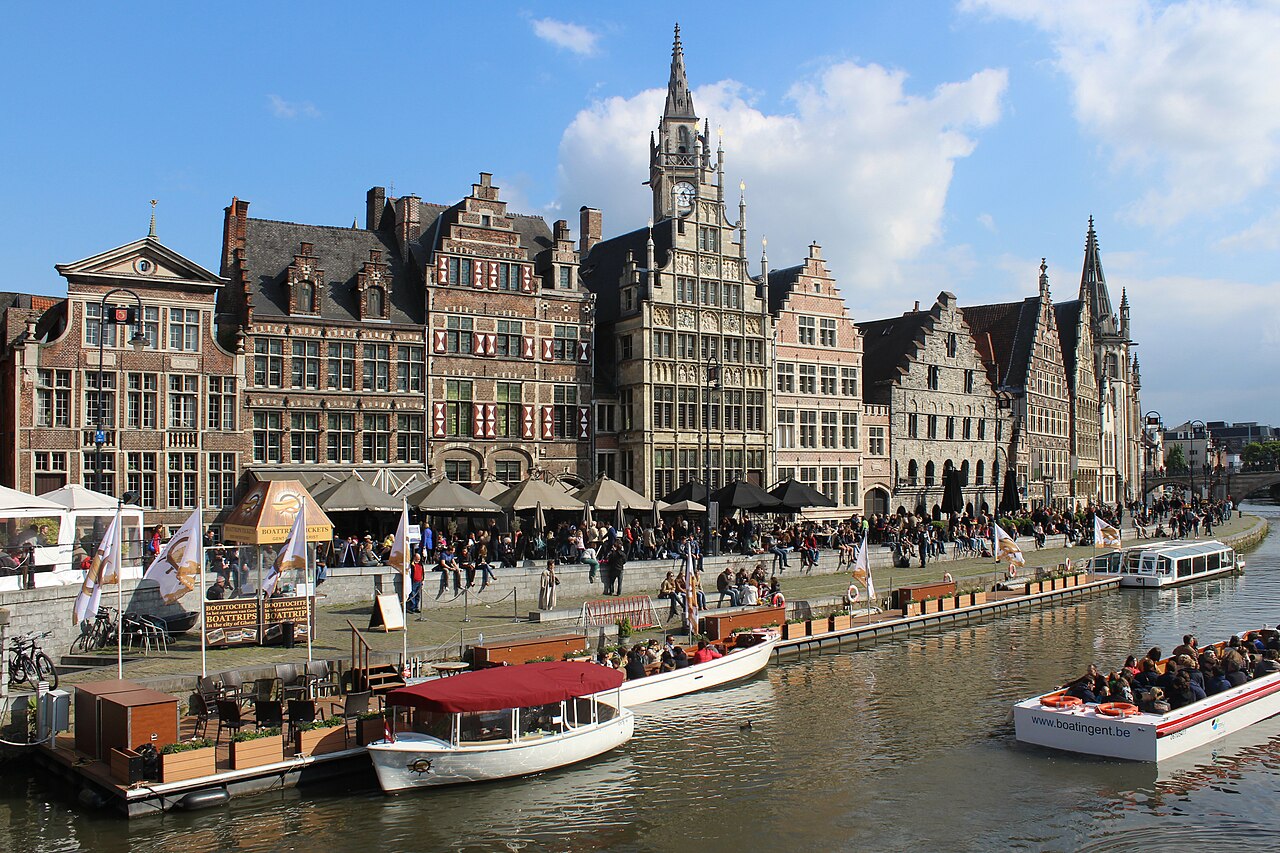 Graslei an der Leie in Gent mit historischen Häusern