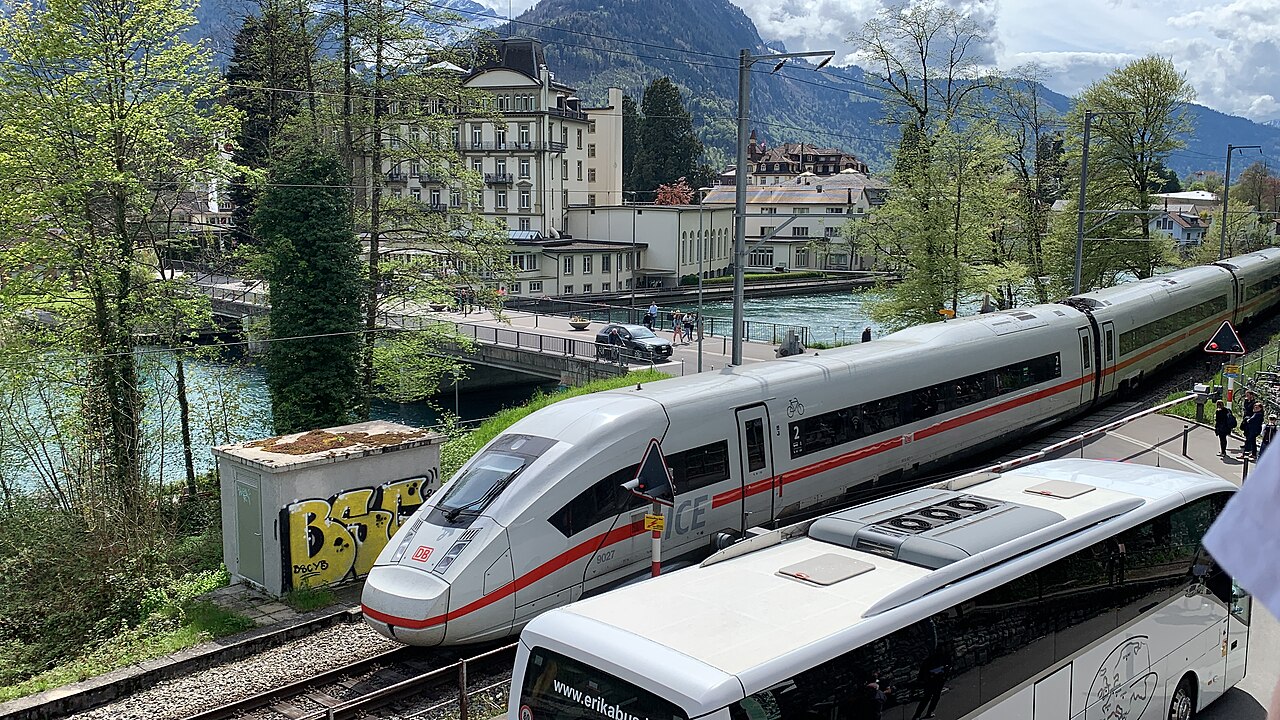 Interlaken mit Alpenpanorama