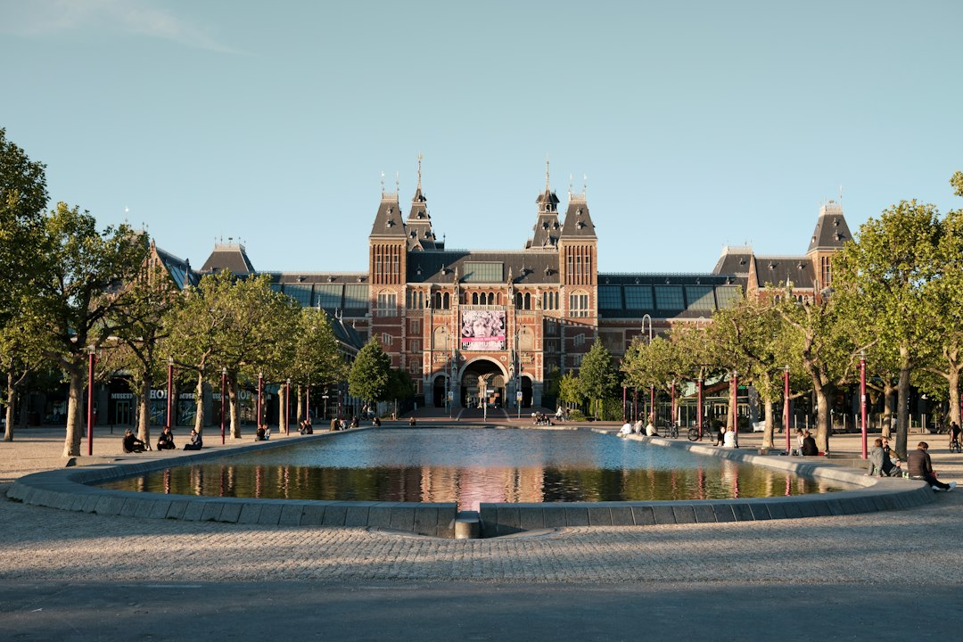 Rijksmuseum am Museumplein in Amsterdam